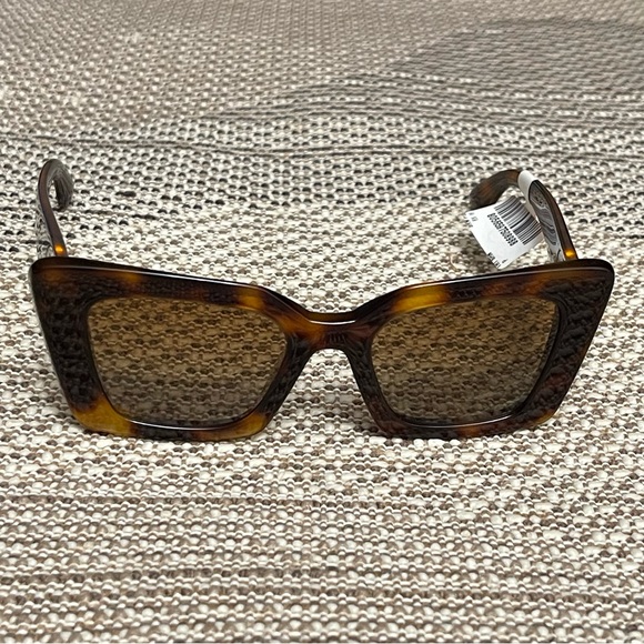 Burberry Daisy BE 4344 3316T5 Polarized Sunglasses NWT - Picture 5 of 12